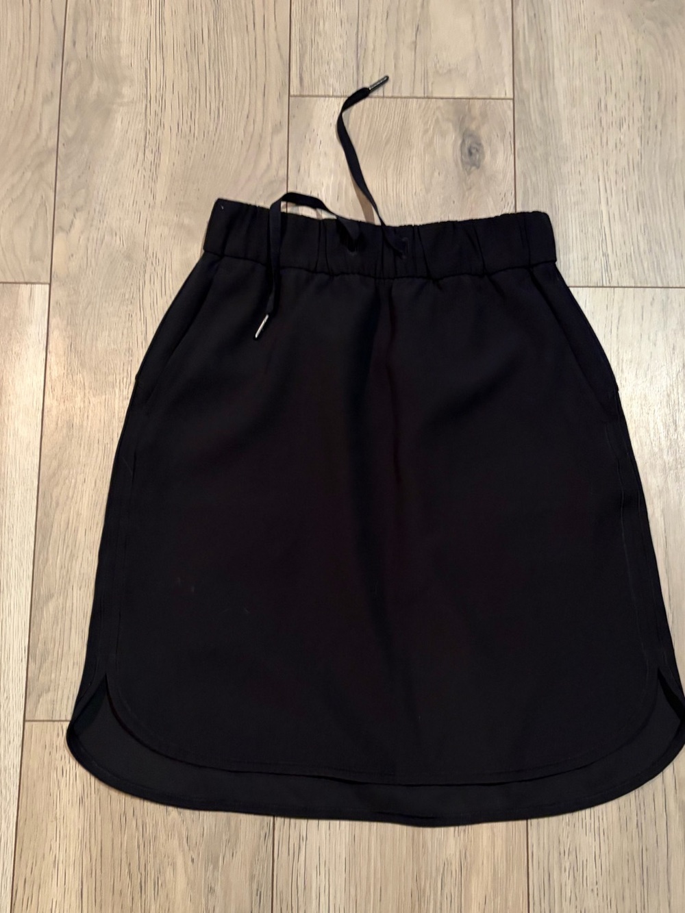 Lululemon. On the Fly  Drawstring Skirt